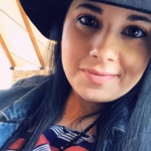 Meet your Posher, Rebecca